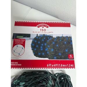 NEW Holiday Time 150 BLUE Net Style Lights BRAND NEW Green Wire